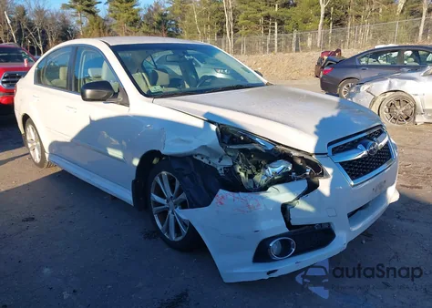 2014 Subaru Legacy 2.5I z USA, uszkodzony, nr VIN 4S3BMBA68E3011541